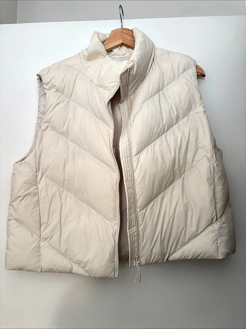 Uniqlo PUFFTECH Lightweight Vest Cream Large